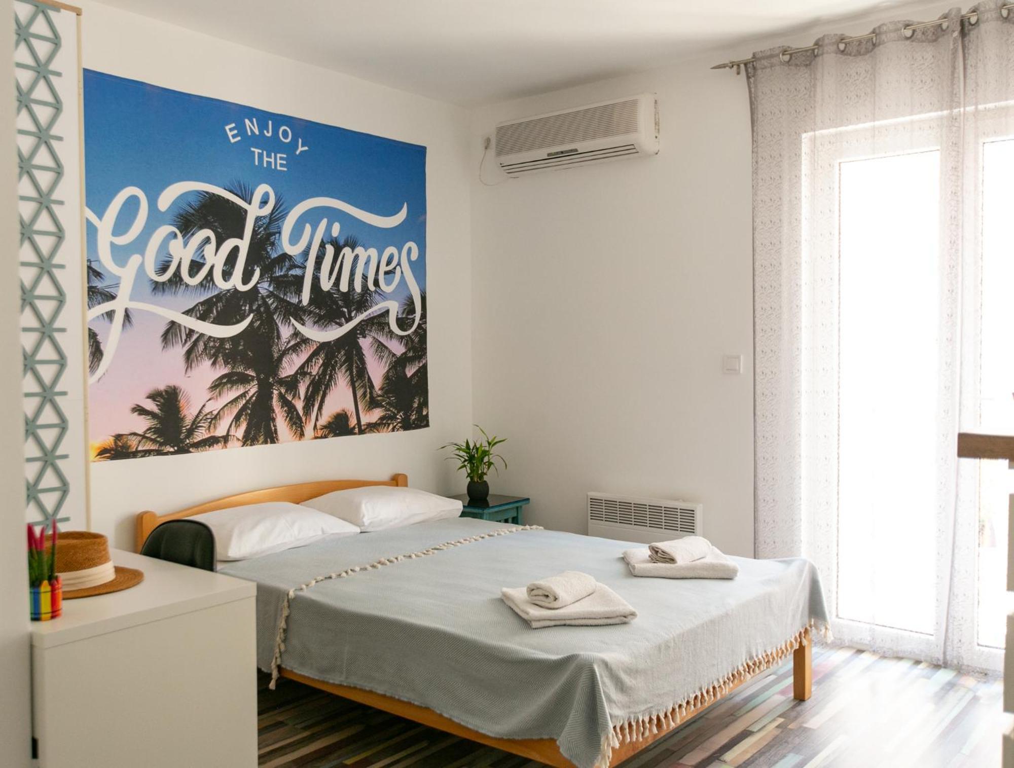 Good Times Apartment